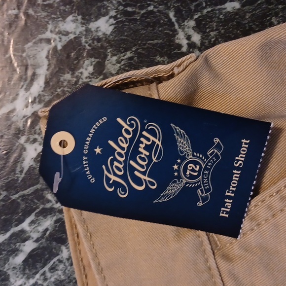 Men's shorts size 42 faded glory tan flat front - Picture 2 of 4